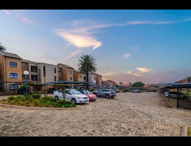 1 BEDROOM TOWNHOUSE FOR SALE IN BERGBRON